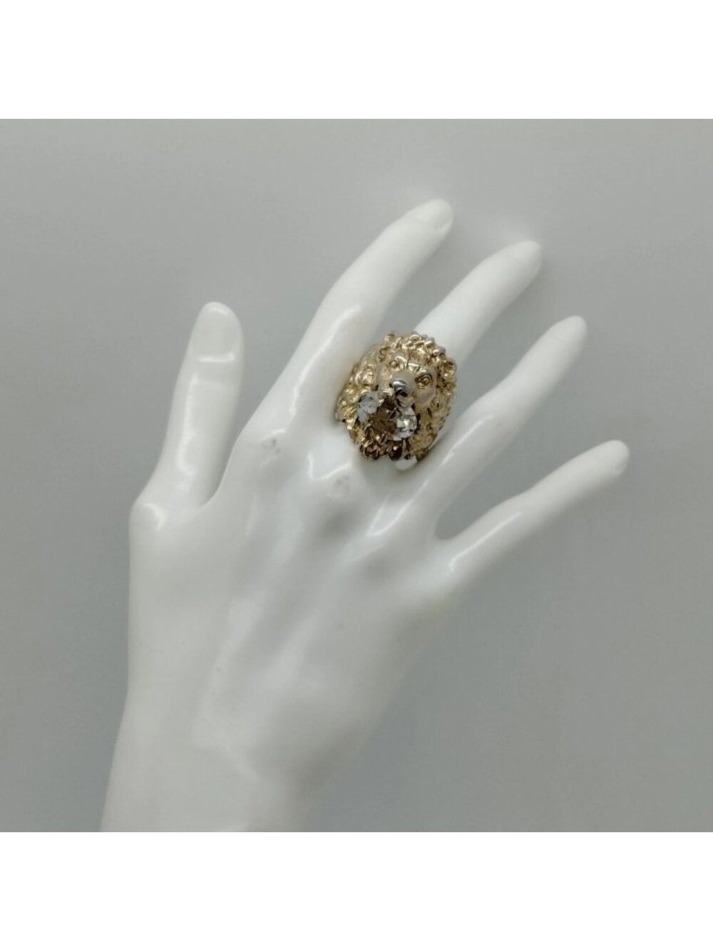 Vintage Gucci Lion Head Crystal Statement Ring Gold Tone